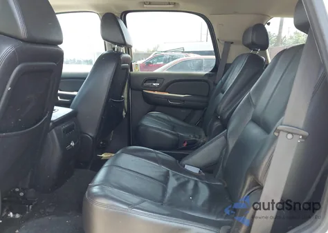 2008 Chevrolet Tahoe Ltz z USA, uszkodzony, nr VIN 1GNFC13028R229605